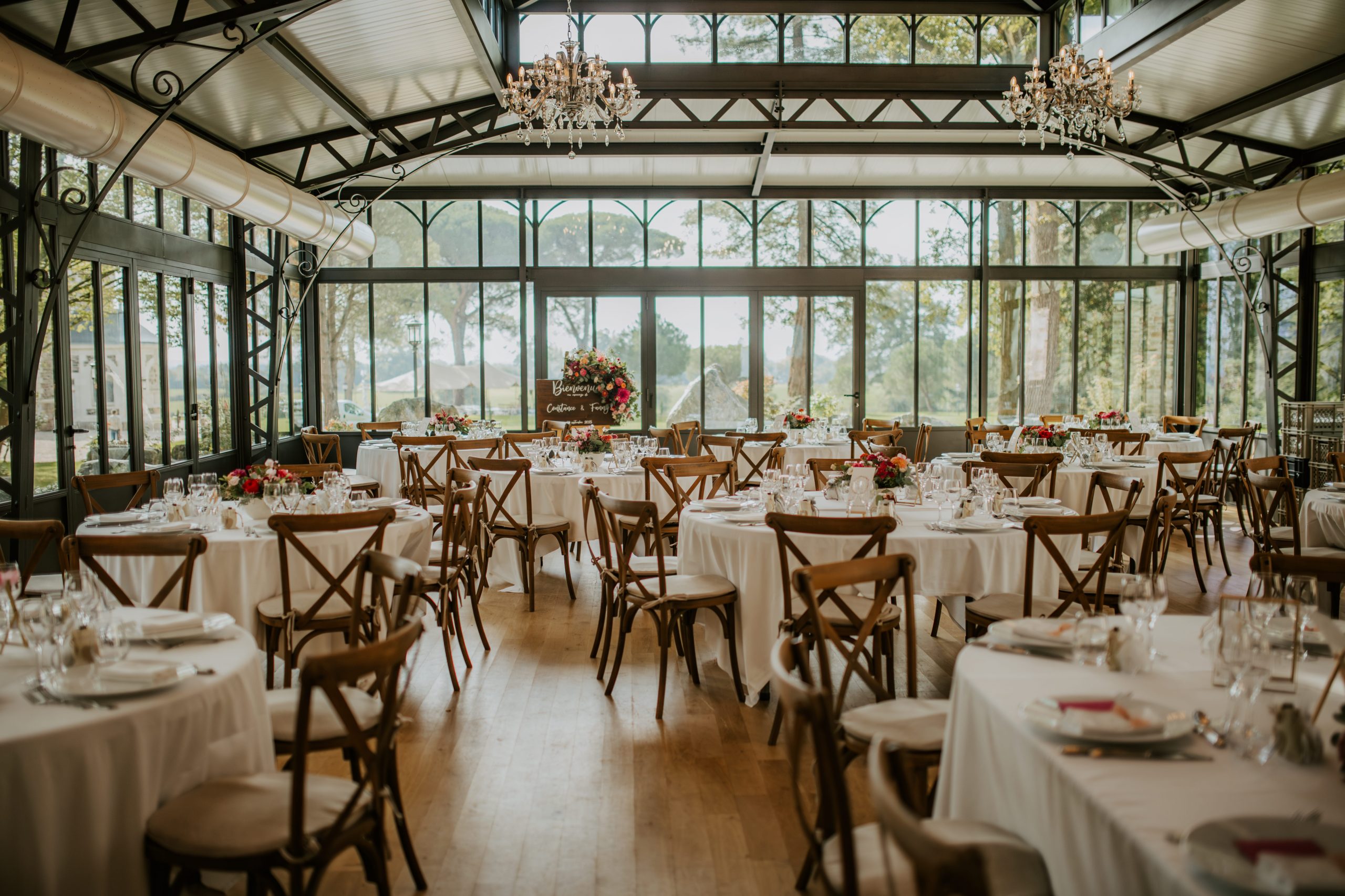 Décoration de salle de mariage chic au Château de Montreuil à Nort-sur-Erdre - Location de décoration - Ma Jolie Fiesta