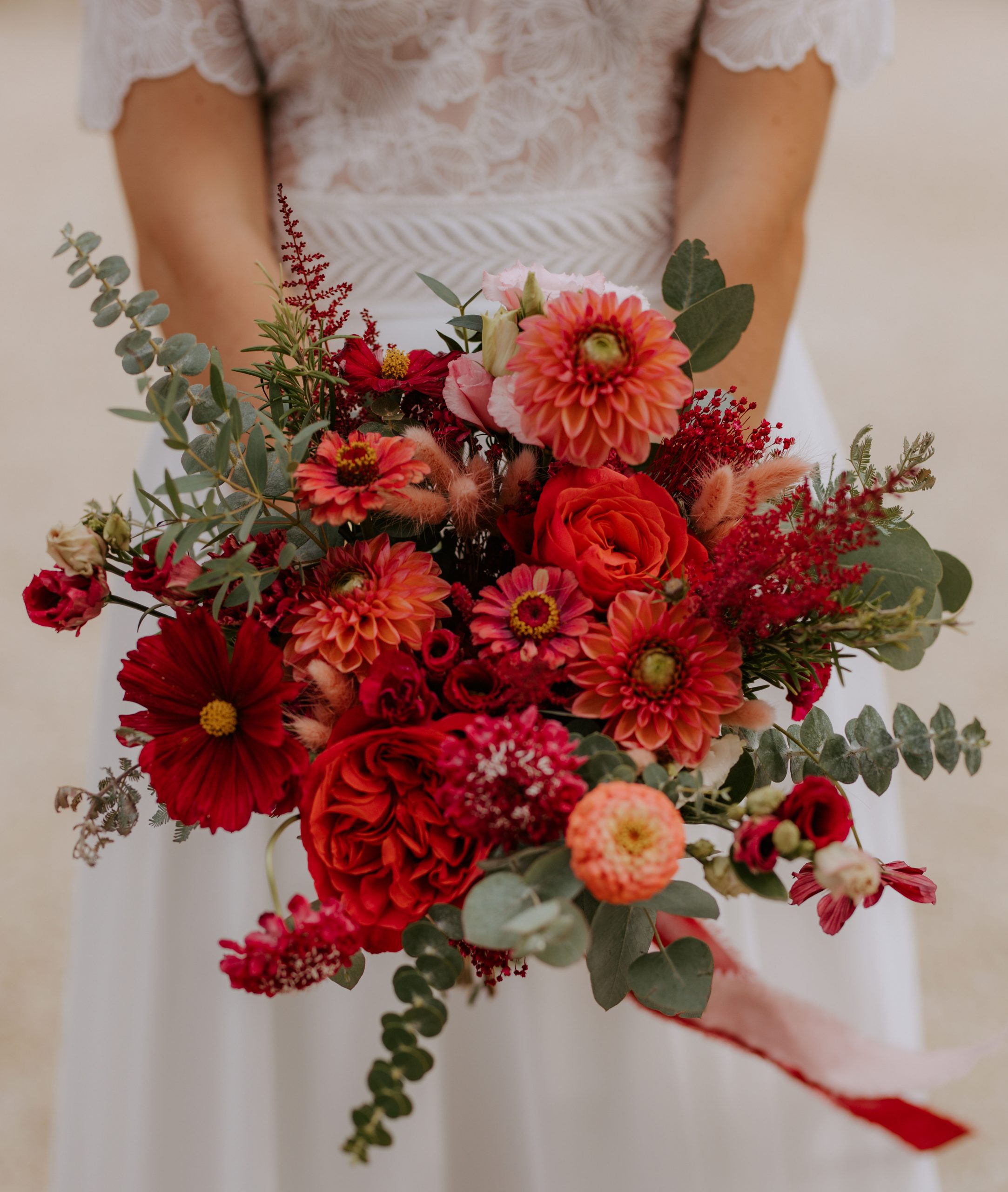 Bouquet de mariée coloré pour mariage chic en Loire-Atlantique - Location de décoration - Ma Jolie Fiesta