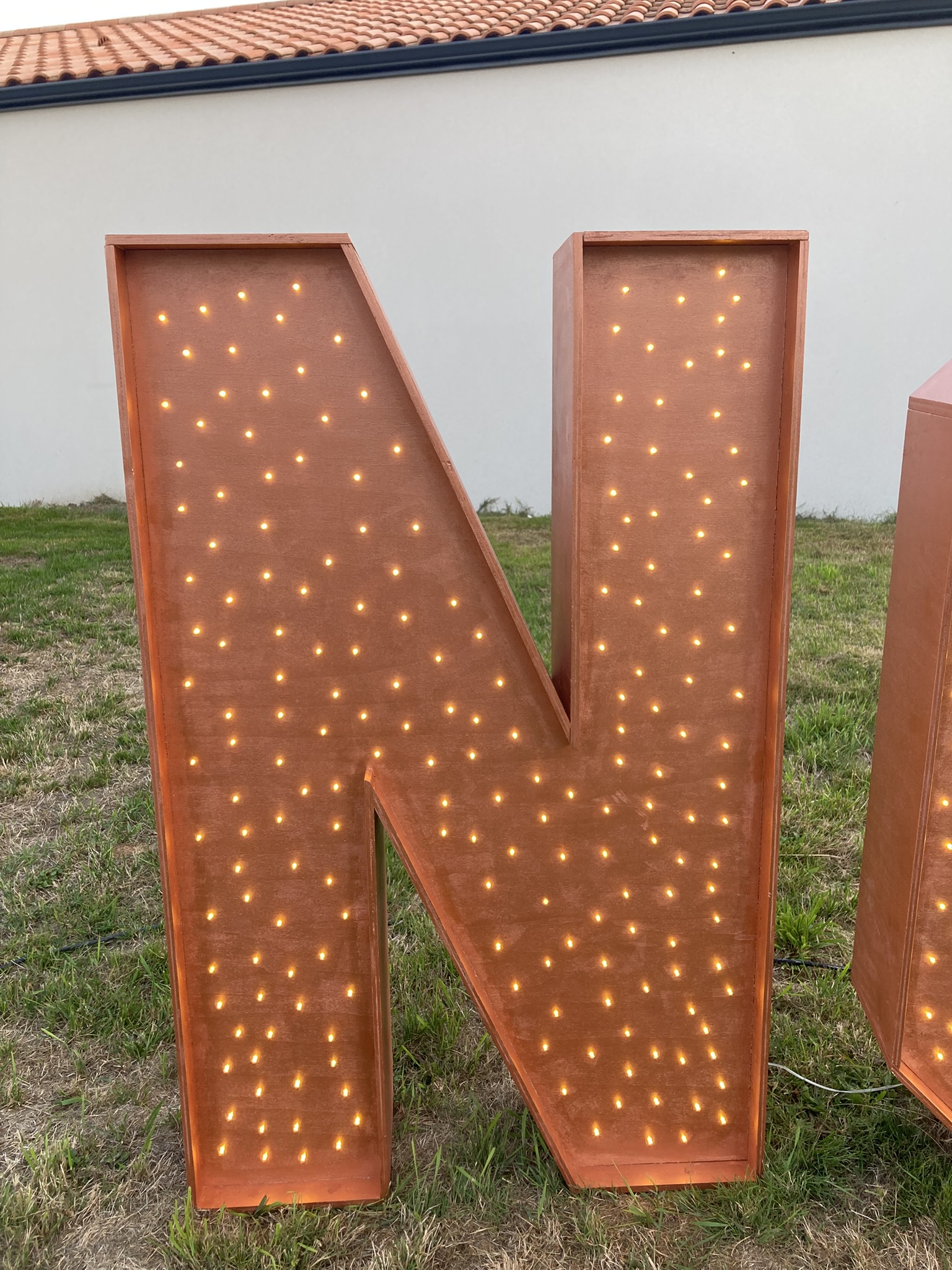 Location de lettres lumineuses géantes XXL pour mariage - Ma Jolie Fiesta