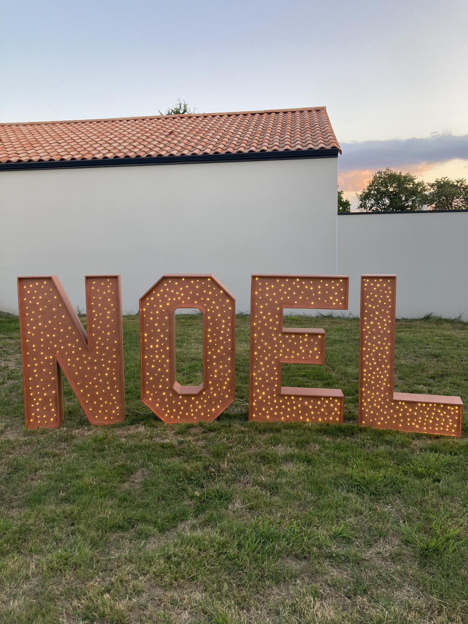 Location de lettres lumineuses géantes XXL pour mariage - Ma Jolie Fiesta