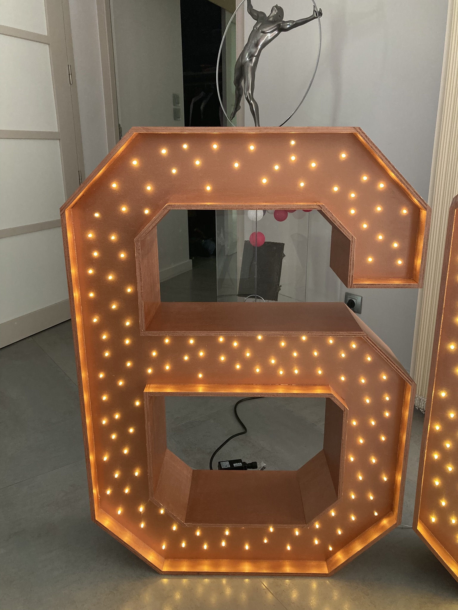 Location de chiffres géants lumineux pour anniversaire - Ma Jolie Fiesta