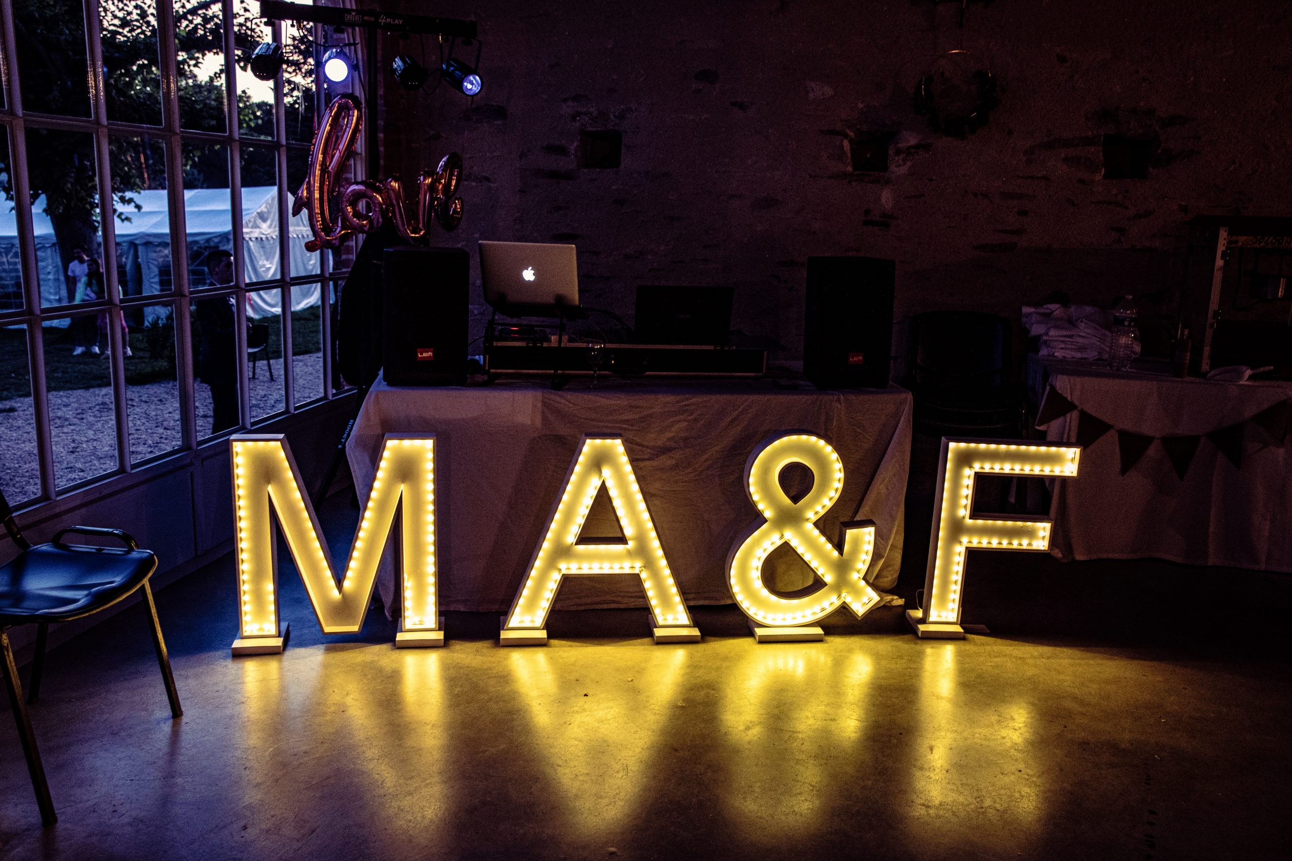 Location de lettres lumineuses géantes XL pour mariage - Ma Jolie Fiesta