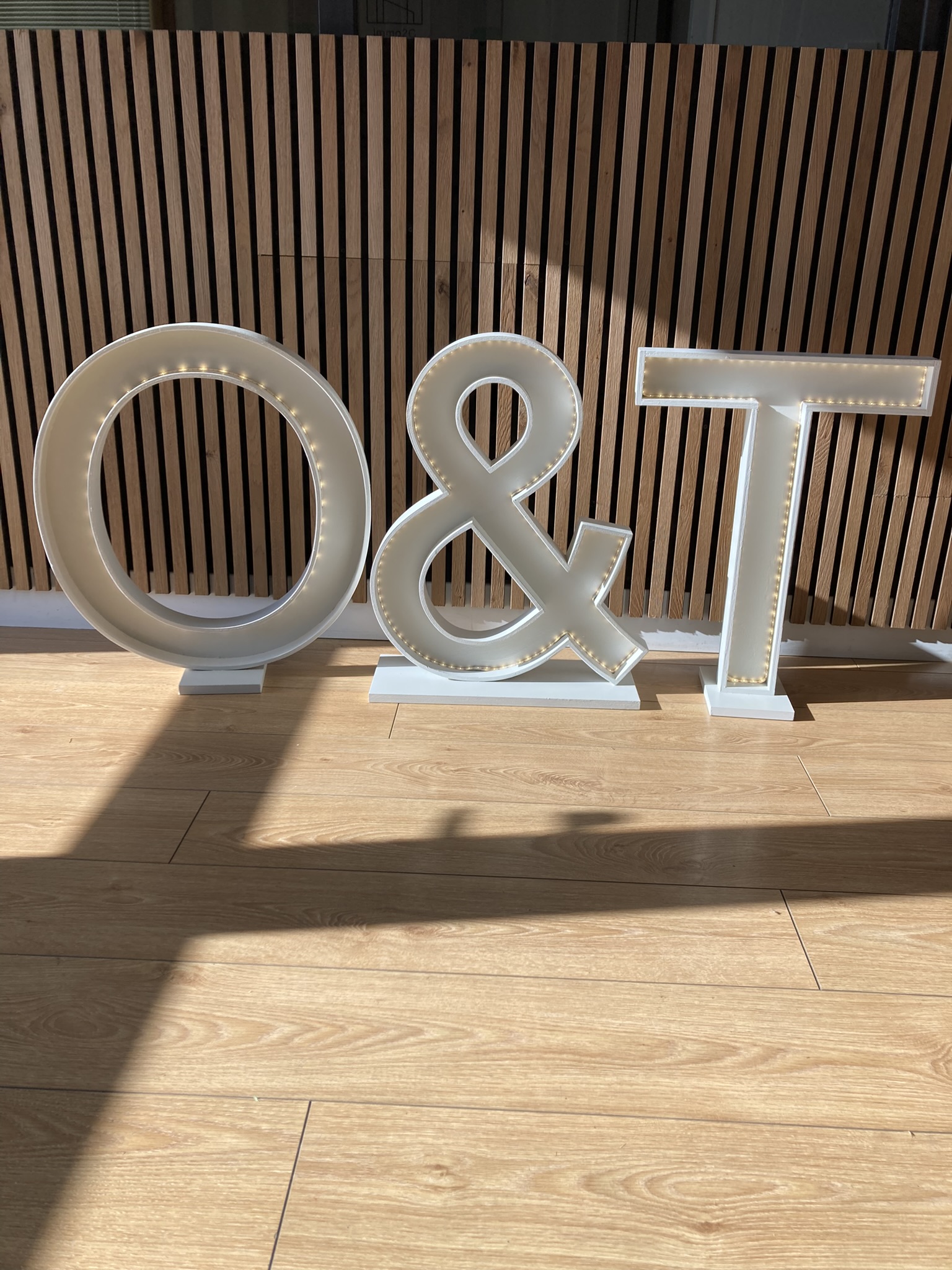 Location de lettres lumineuses géantes XL pour mariage - Ma Jolie Fiesta