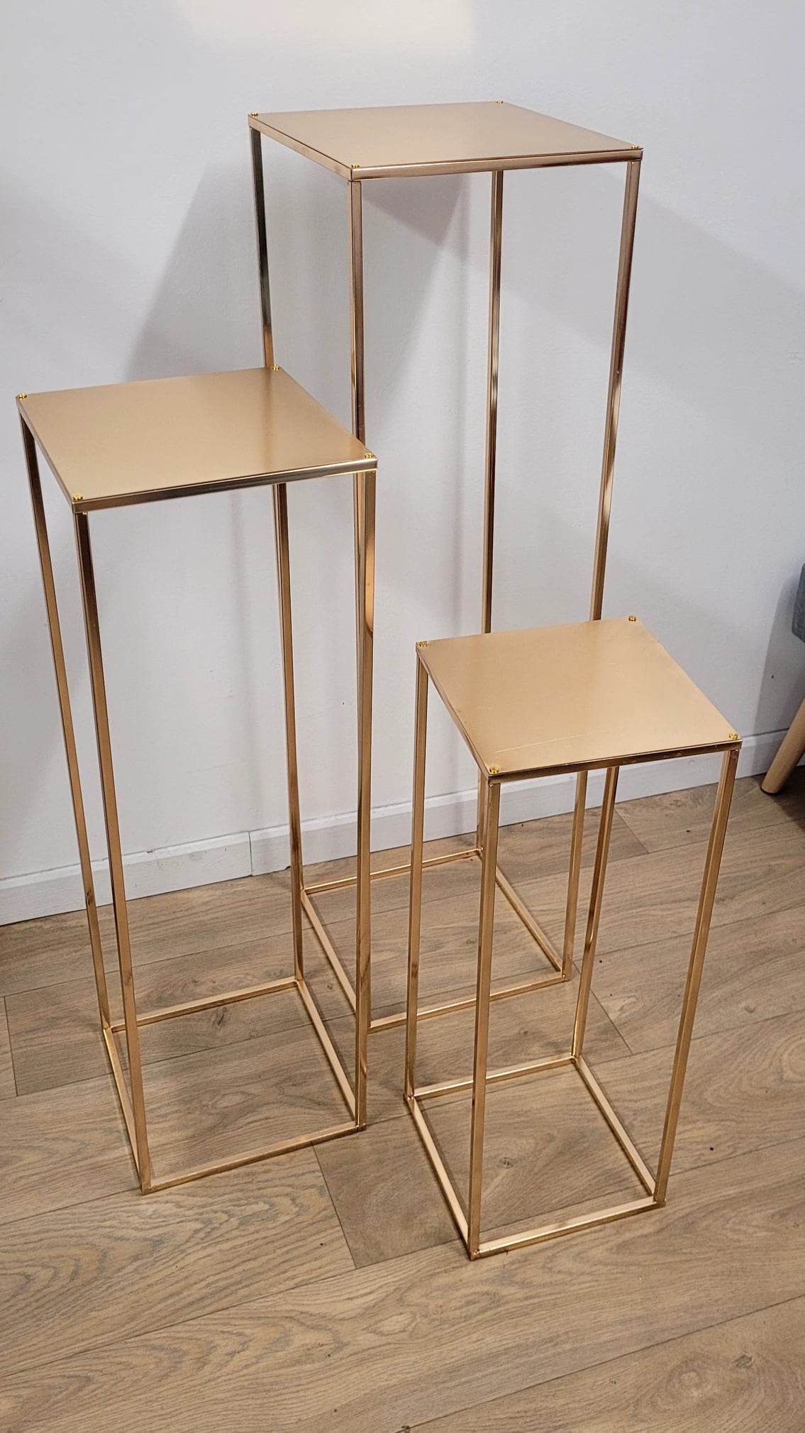 Location de colonnes dorées pour mariage - Ma Jolie Fiesta