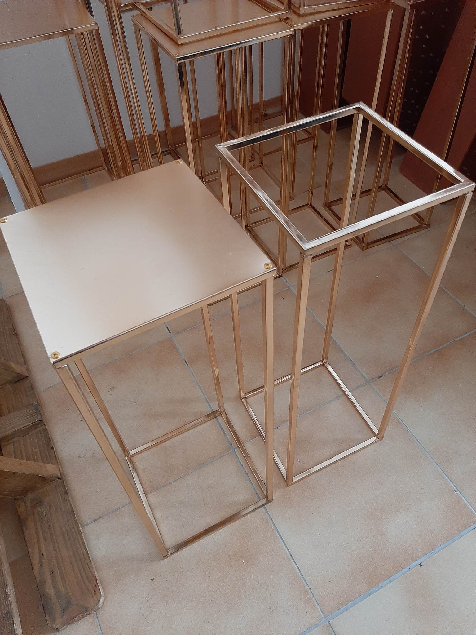 Location de colonnes dorées pour mariage - Ma Jolie Fiesta