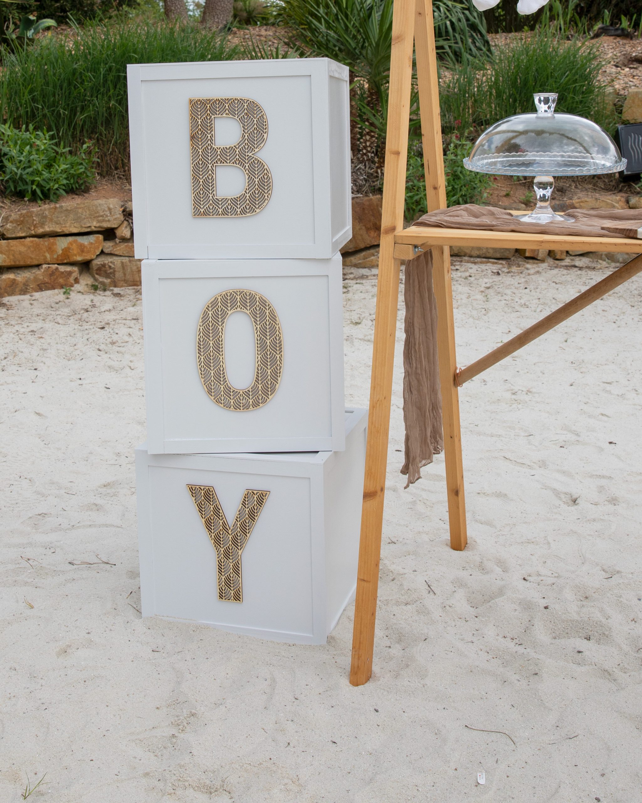 Location cube en bois blanc BOY pour Gender Reveal - Ma Jolie Fiesta