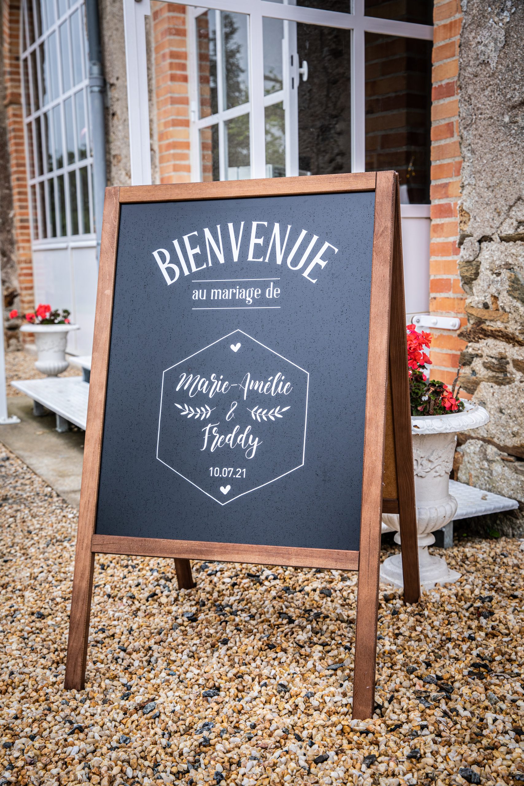 Location panneau stop trottoir pour mariage - Ma Jolie Fiesta