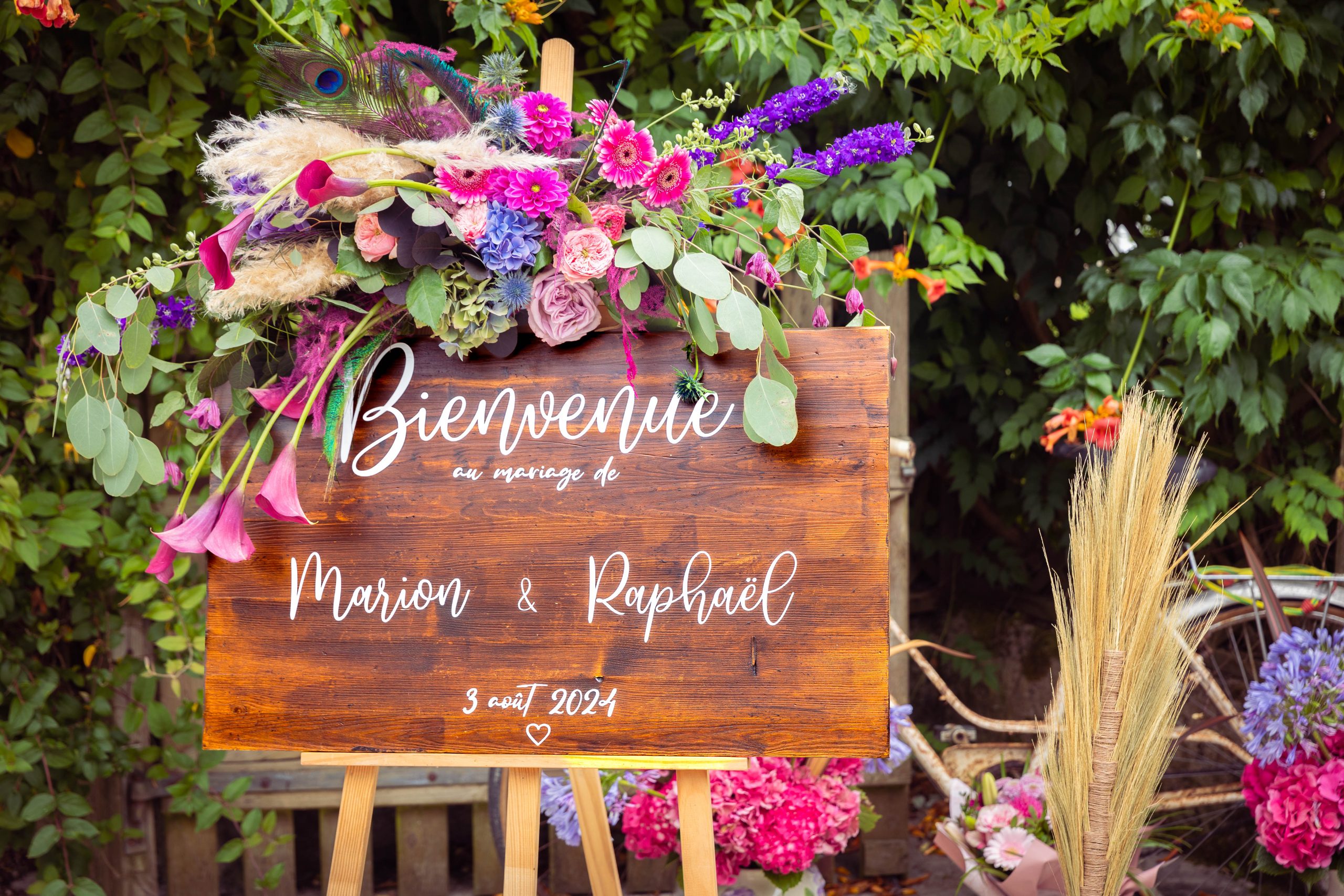 Location panneau de bienvenue support en bois pour mariage - Ma Jolie Fiesta