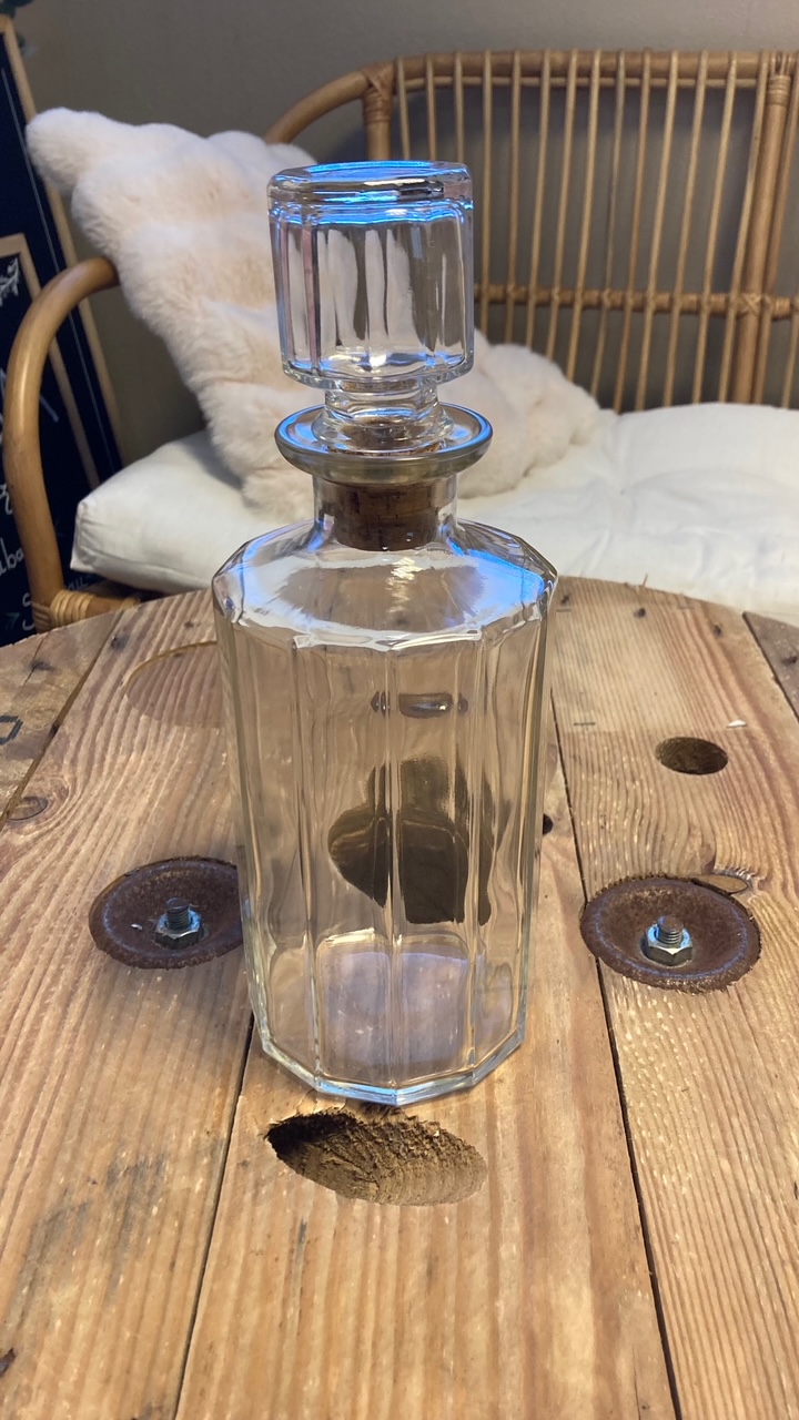 Location bouteille vintage en verre transparent pour mariage - Ma Jolie Fiesta