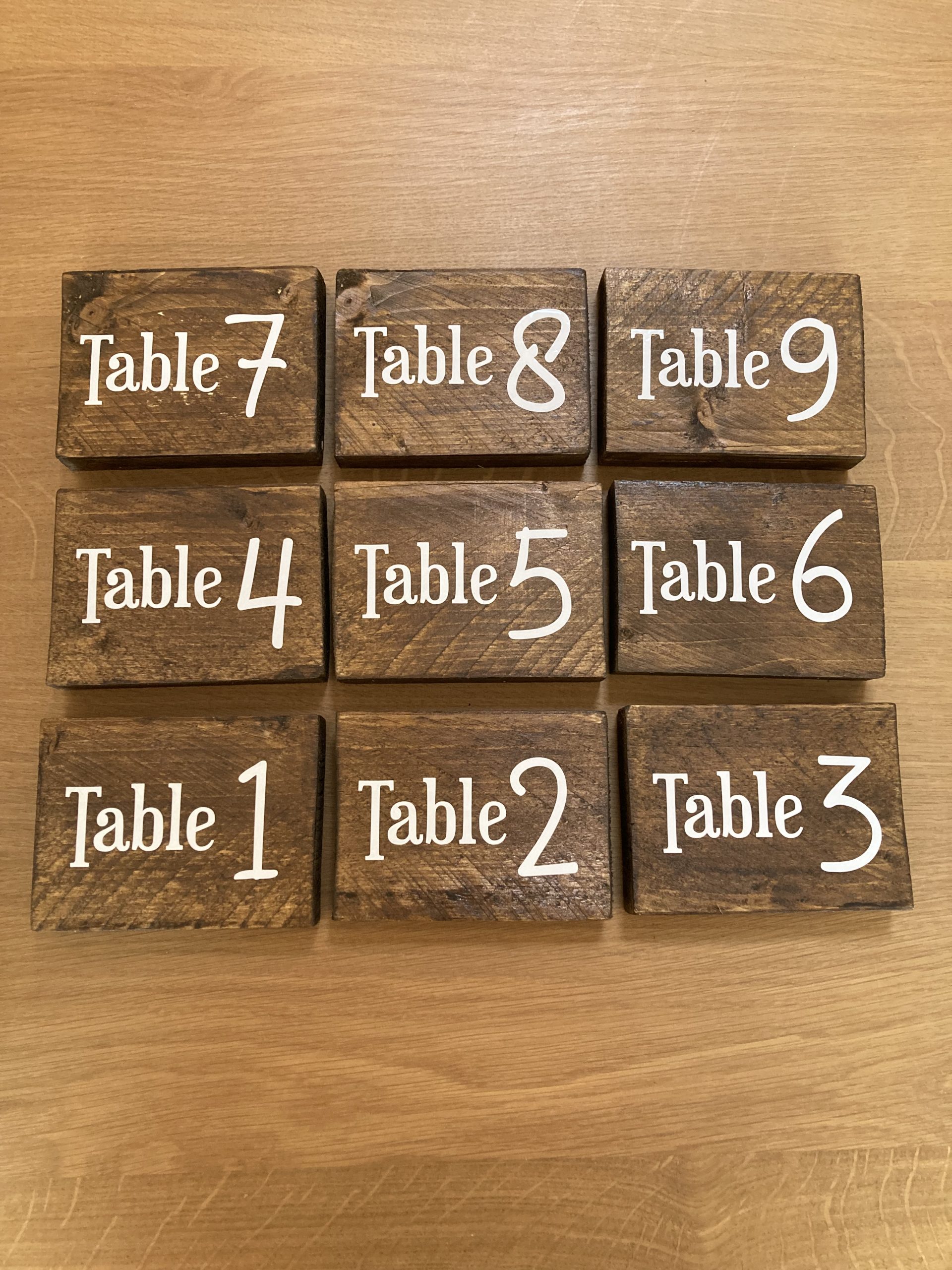 Location bloc en bois pour numéros de tables pour mariage - Ma Jolie Fiesta